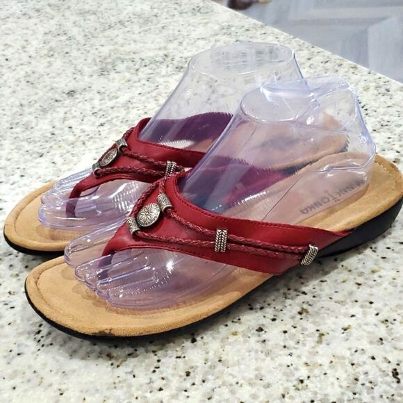 Minnetonka Red Leather Flip Flop Sandals silver tone jewels braided leather, 10 - Picture 5 of 9
